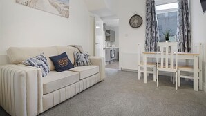 House - Seaside Haven on Newcomen Grove Redcar Retreat (Redcar)