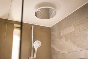 Ảnh chưa phân loại, 3 trong số 26 ảnh, nút
