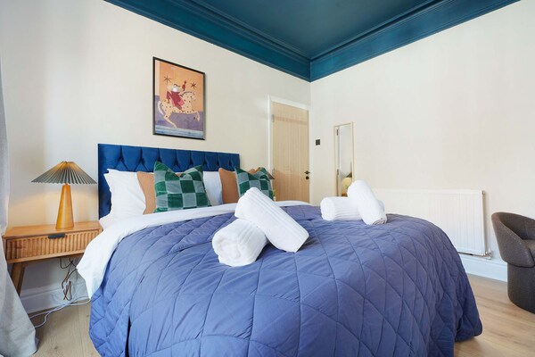 Stylish 4br Doncaster Sleeps 8 By Stay With Us - Doncaster