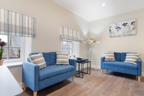 House | 1 bedroom - Chic Flat Steps From Barnard Castle High Street (Barnard Castle)