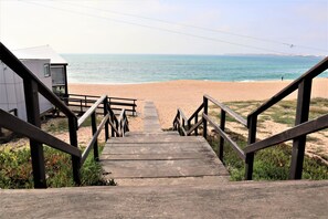 Beach - '1 Min Beach Retreat Consolação' Apartment with Sea View, Balcony & Wi-Fi (Atouguia da Baleia)