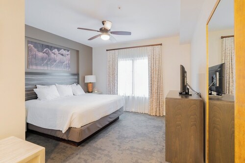 San Antonio | Friends Downtown Escape | Pool + River Walk | 2BR