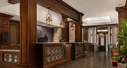 New Orleans | Compact City Retreat | Pool + Fitness