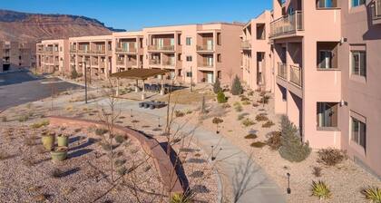 Moab | Adventure Desert Retreat | Pool + Hot Tub