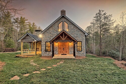 Quaint Villa Near Tallulah Falls & Mtn Activities
