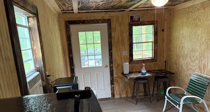 Escape to our rustic cabin on the beautiful Gasconade River!