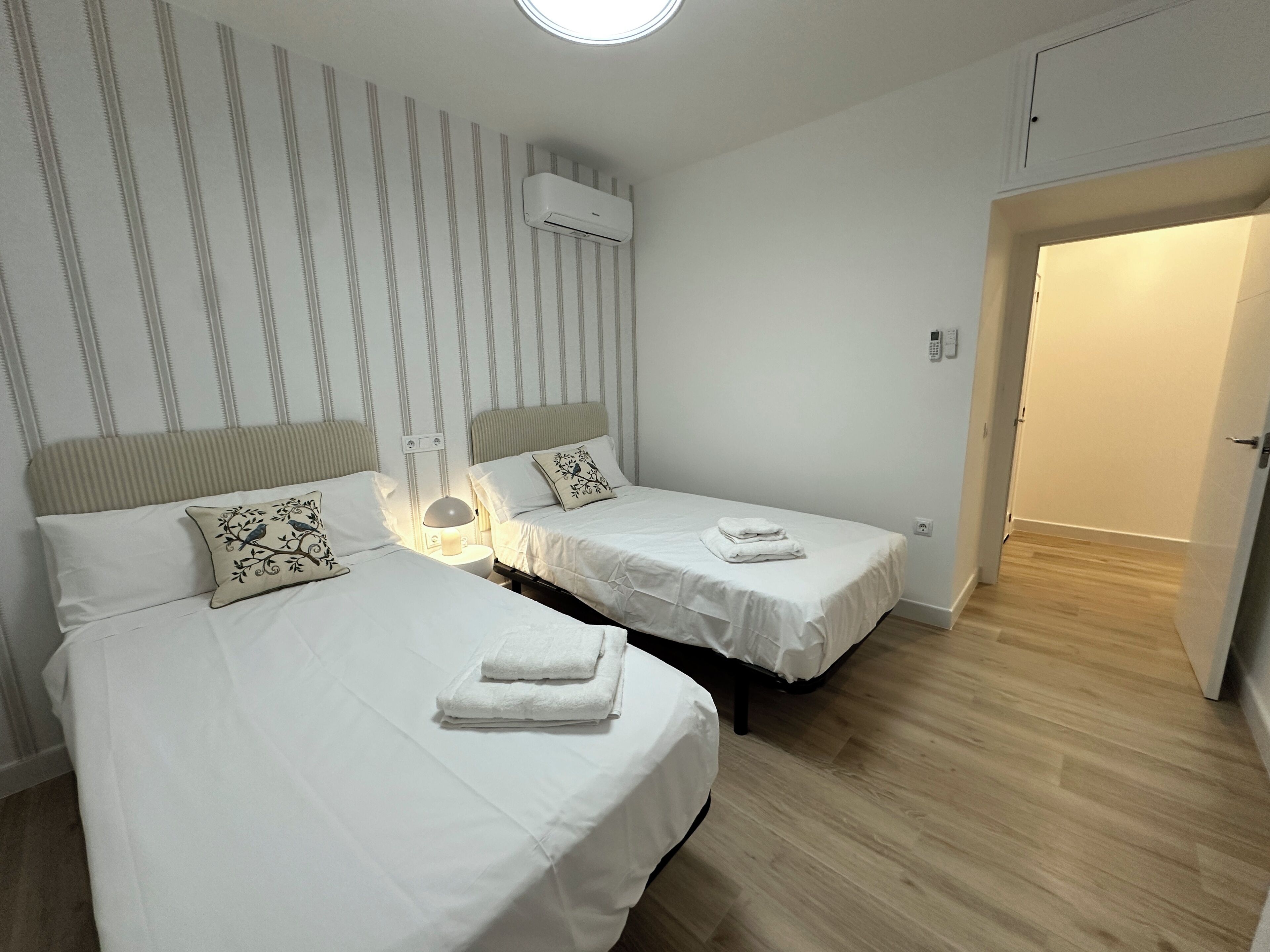 Apartamento Confort, patio, vistas a la ciudad | Tabla de planchar con plancha y wifi gratis