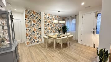 Comfort Apartment, Patio, City View | Dining