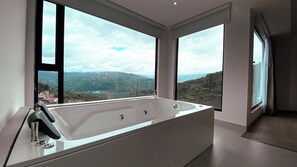 Deluxe-Suite, Bergblick | Badezimmer