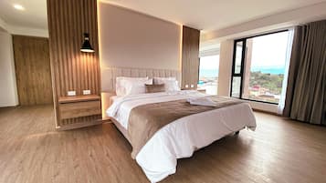 Deluxe Suite, Mountain View | Free WiFi