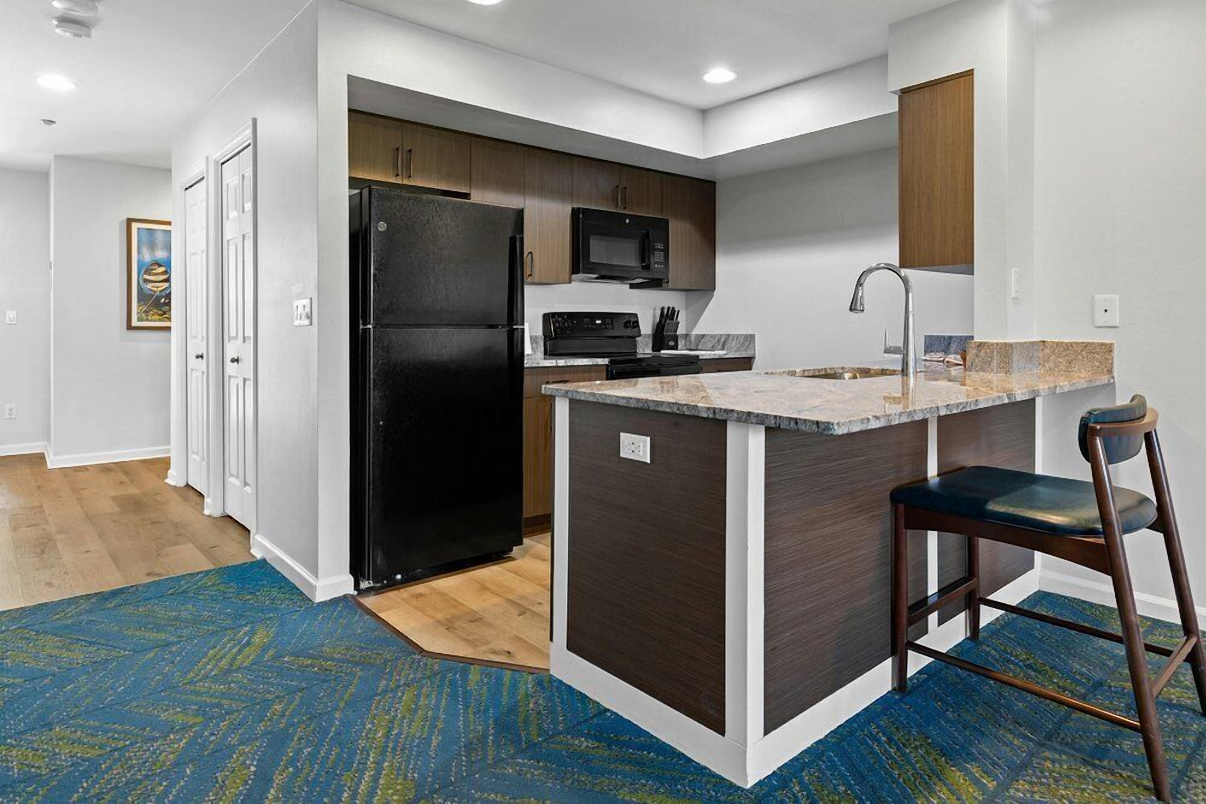 Coffee/tea maker, fridge, microwave, dishwasher
