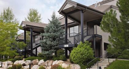 Wolf Creek | Alpine Ski Retreat | Pool + Ski