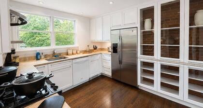 The Bryden Retreat | Modern, Bright & Spacious