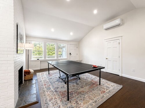 The Bryden Retreat | Modern, Bright & Spacious
