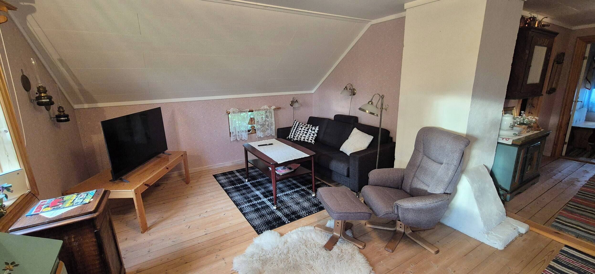 Cabin, 3 Bedrooms, Smoking, Balcony | Living room