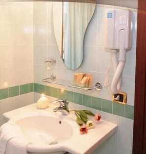 Savon, shampoing, papier toilette