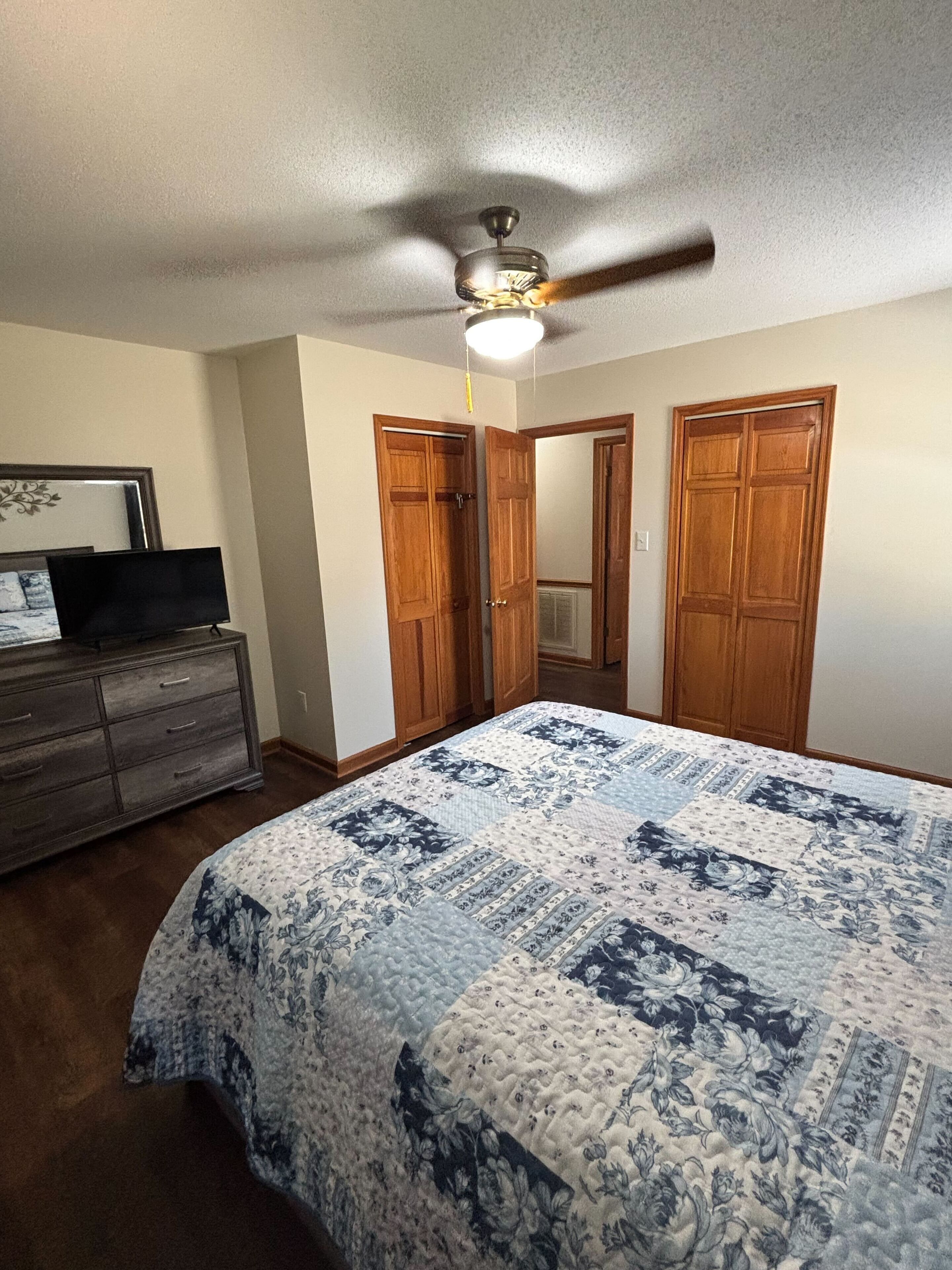 3 chambres, fer et planche à repasser, Wi-Fi gratuit, draps fournis