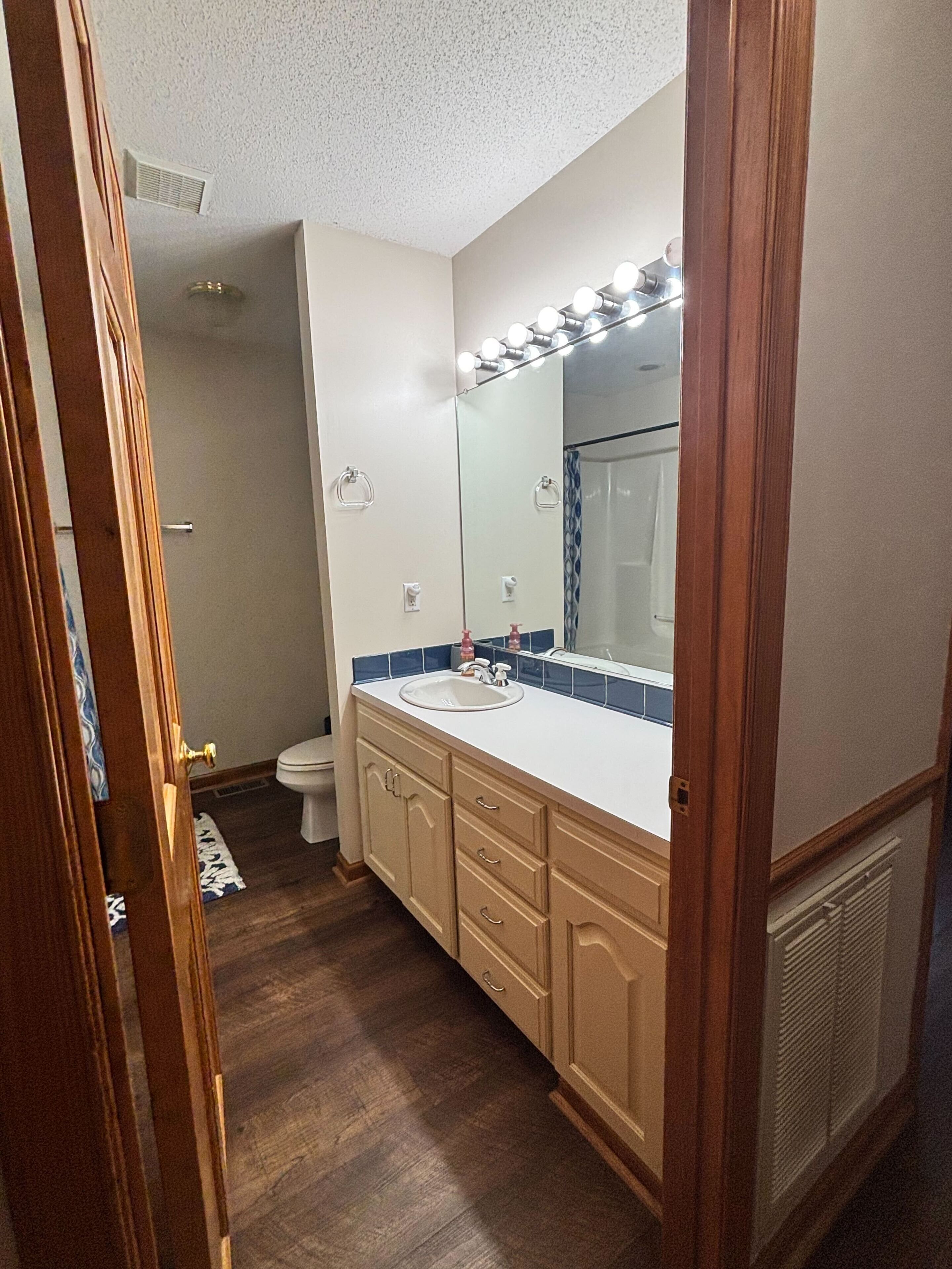 Jetted tub, hair dryer, towels, soap