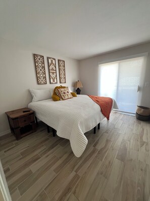 2 bedrooms, WiFi (free), bed sheets - "The Loft"- 5 Star Scottsdale Golf-Course Villa  Pool + Spa (Scottsdale)