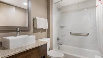 Kamar Single, pegangan kamar mandi | Kamar mandi | Shower, handuk, sabun, dan sampo