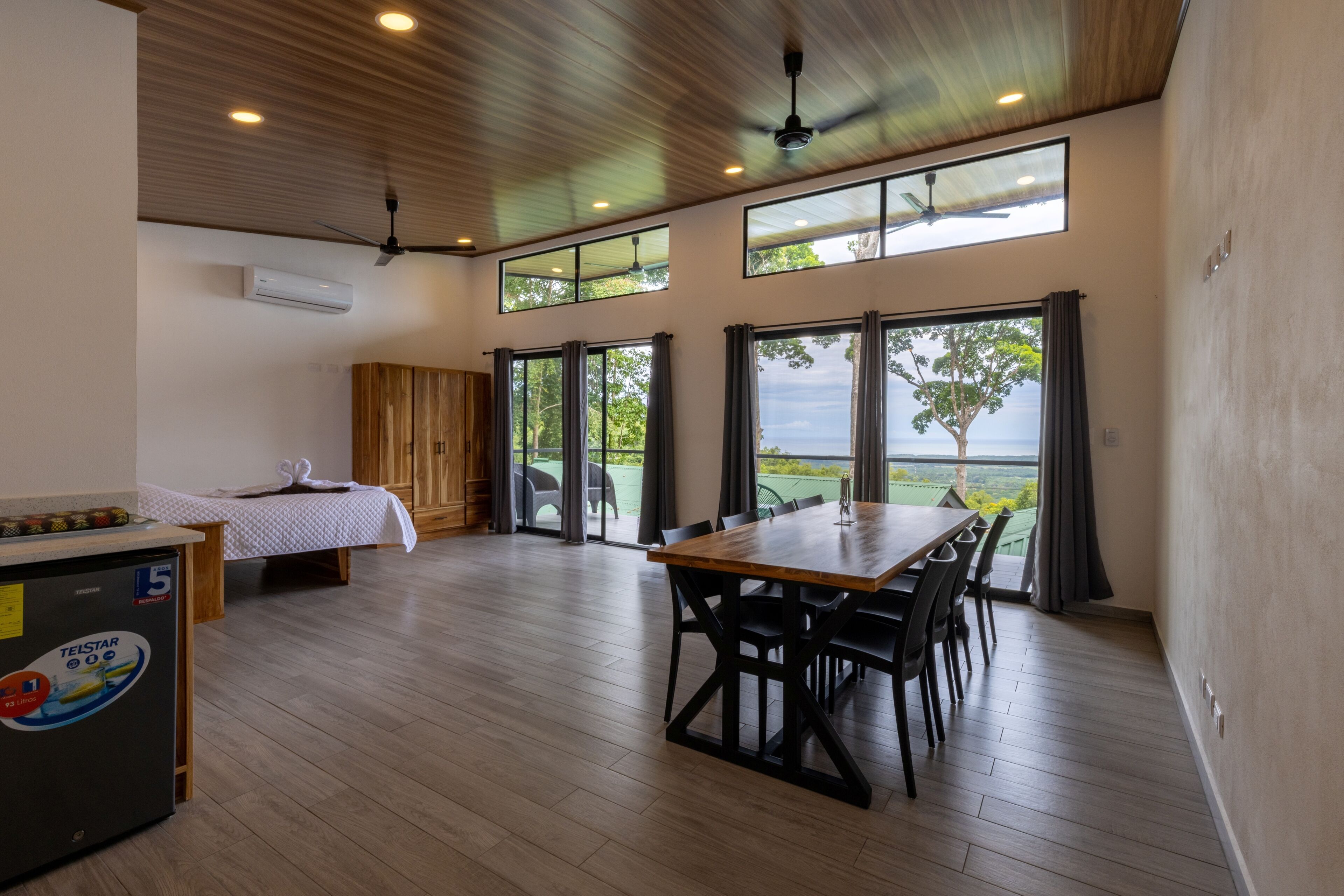 In-room safe, blackout curtains, free WiFi, bed sheets