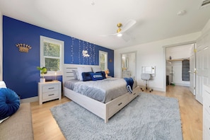 2 habitaciones, tabla de planchar con plancha, wifi y ropa de cama 