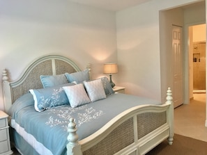 Room - 13367 Silktail Drive (Naples)