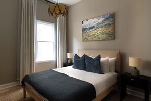 3 bedrooms, iron/ironing board, WiFi, bed sheets - Designer Bungalow -- Hot Tub -- BeltLine & Stadium (Atlanta)