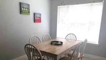 Apartment | Dining