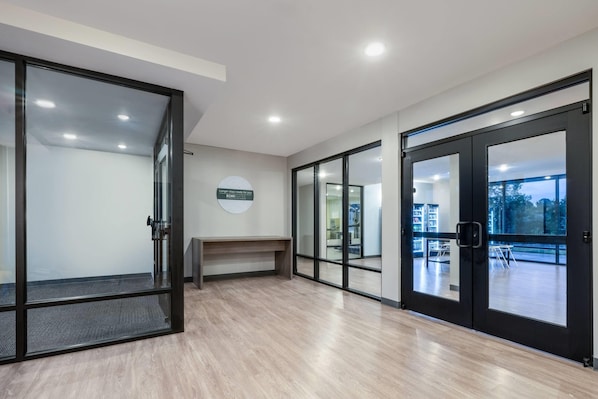 Lobby - Echo Suites Extended Stay By Wyndham Phoenix-Chandler (Chandler)
