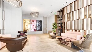 Unclassified image, 3 of 61, button - Cozy Apt - Corner Balcony w/360° Views (Hollywood)