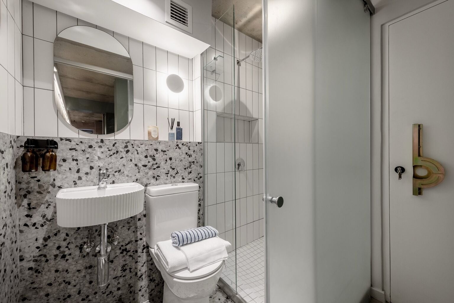 Basic Apartment, Balcony | Bathroom