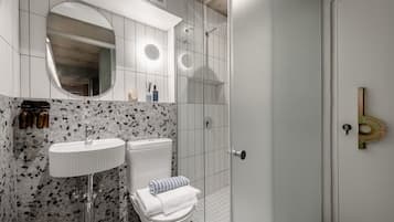 Basic Apartment, Balcony | Bathroom