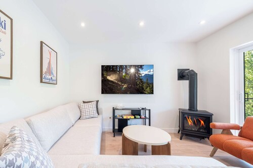 Mountain, Nature & Adventure | Pavillon 57