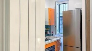 Private kitchen - Contessa Elegance Inn Vacation Rental, Rome (Roma)