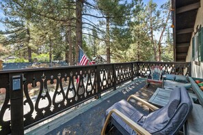 Property grounds - Alpine Chalet | Mountain View (Big Bear Lake)