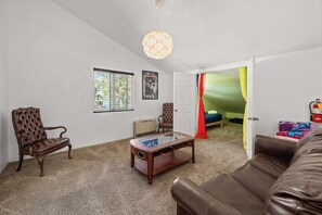 Interior - Alpine Chalet | Mountain View (Big Bear Lake)