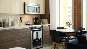 茶具/咖啡用具、冰箱、微波炉、烤箱