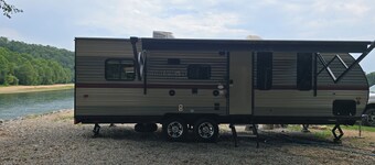 Cozy Camper on Current River - Private Boat Ramp with a Dock and Views.