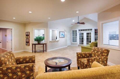 Lake Marion - 3BR Getaway with Resort Amenities