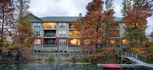 Lake Marion - 3BR Getaway with Resort Amenities