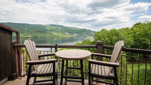 Outdoor dining - The BEST View Huge 3B 2B Apt w/2 Parking & Locker (Mont-Tremblant)
