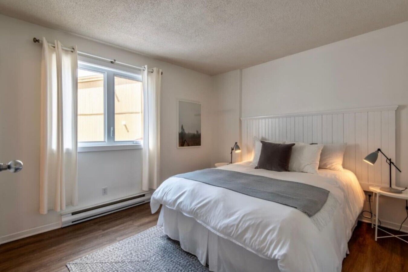Desk, iron/ironing board, travel crib, WiFi