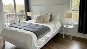 Room - The BEST View Huge 3B 2B Apt w/2 Parking & Locker (Mont-Tremblant)