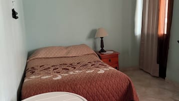 Iron/ironing board, internet, bed sheets