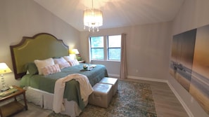 3 bedrooms, desk, iron/ironing board, free WiFi - Cozy 3-bedroom home near KSU, Braves and Lake Point SPorts Complex (Marietta)