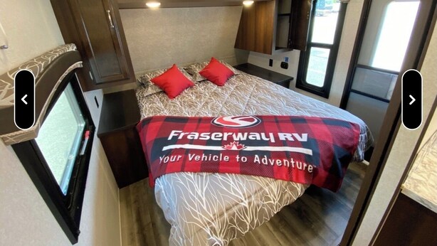 3 bedrooms, WiFi, bed sheets - After beaten path.
Camper with great amenities (Lakeshore)