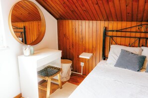 Room - Vrbo Property (Setúbal)