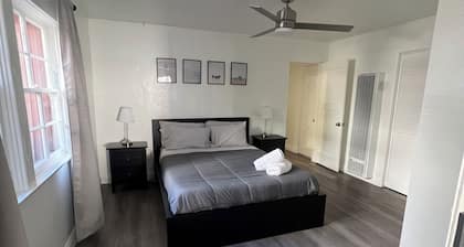 Peaceful 2BR Carlsbad condo just 1½ blocks from the beach
