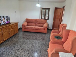 Living area - Rural apartment in a private building; pets allowed (Lapuebla de Labarca)